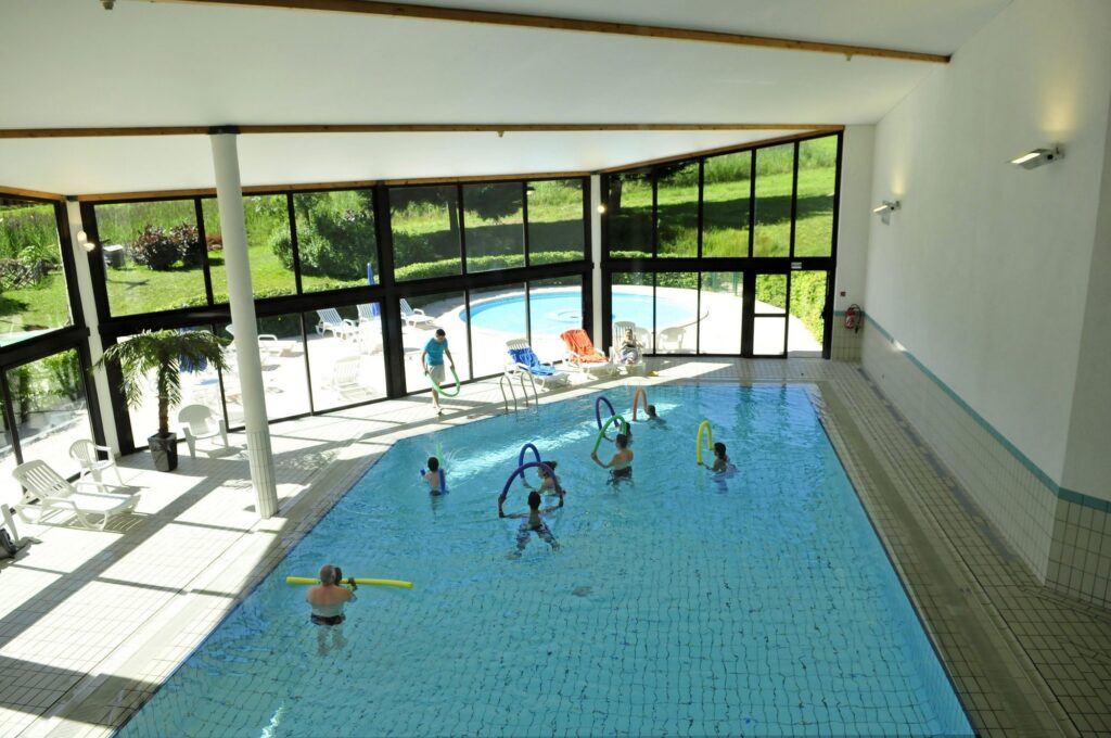 Vue aérienne de la piscine intérieure