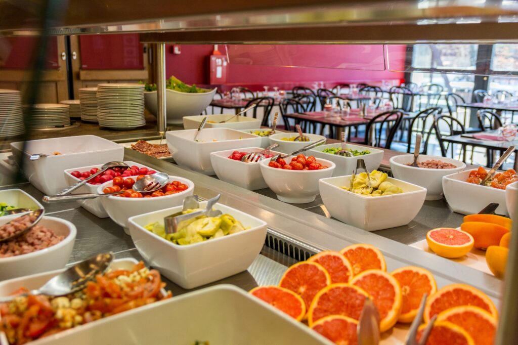 Buffet garni de fruits frais