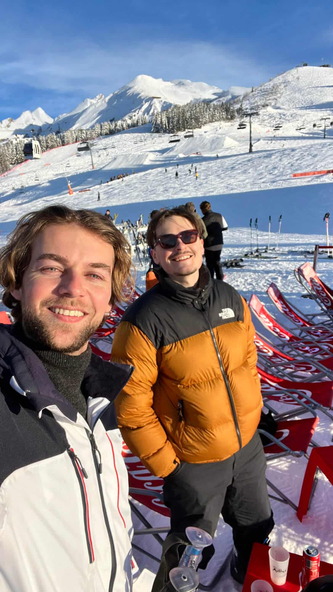 Journée ski à la Clusaz 🧡 - AEC Vacancas