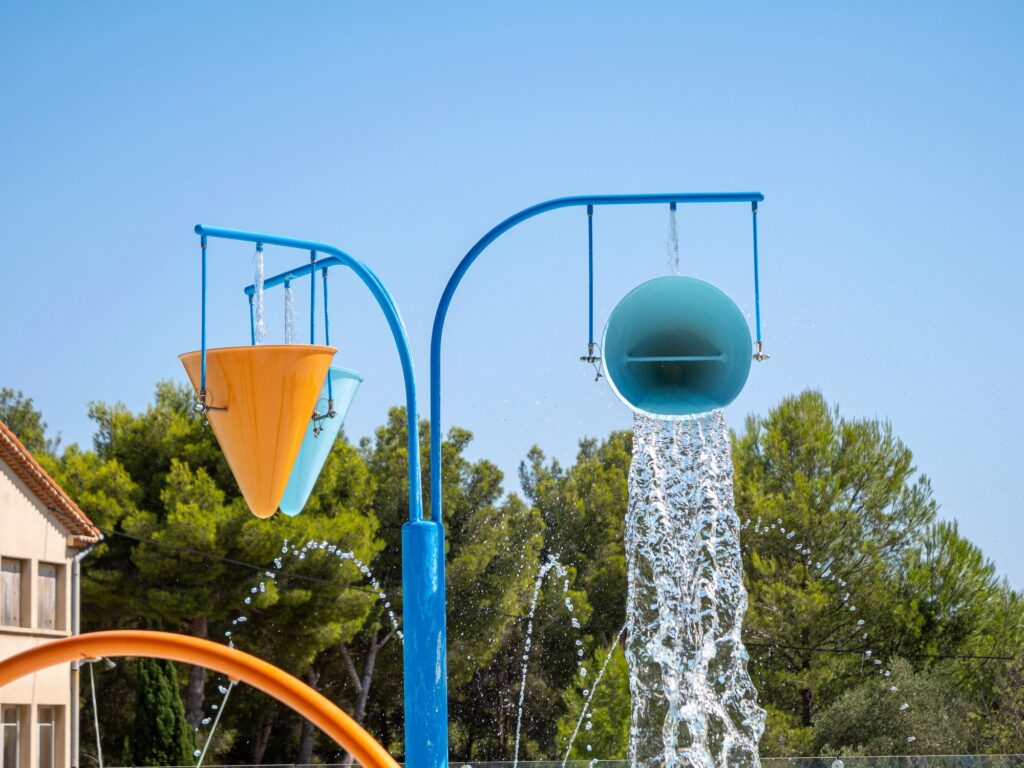 Structure de jeux aquatiques dans une piscine