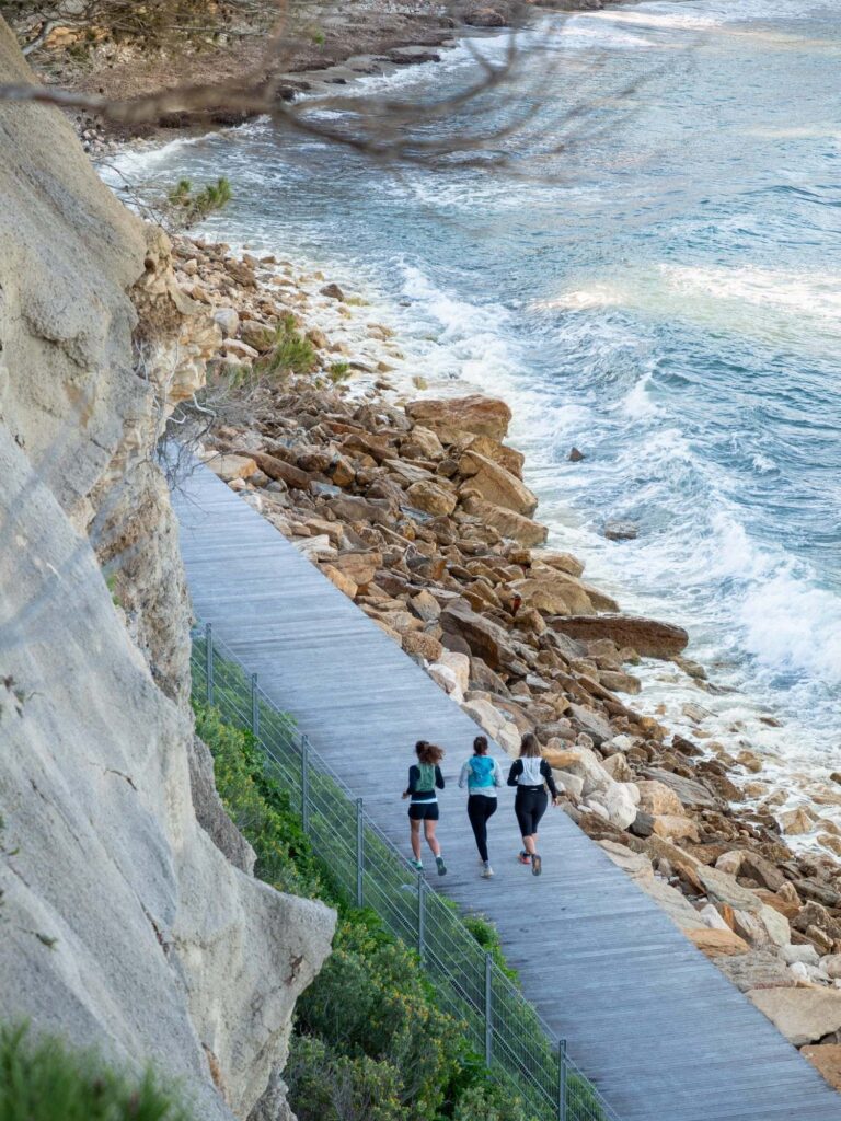 Sentier côtier le long des falaises